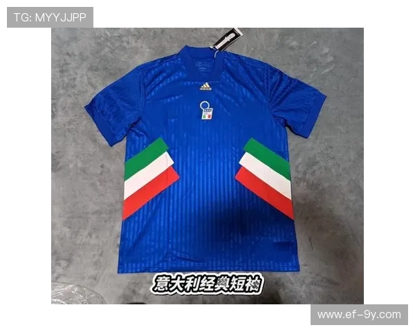 创新设计拼接螺纹袖口足球服展现运动时尚与舒适兼备的完美平衡